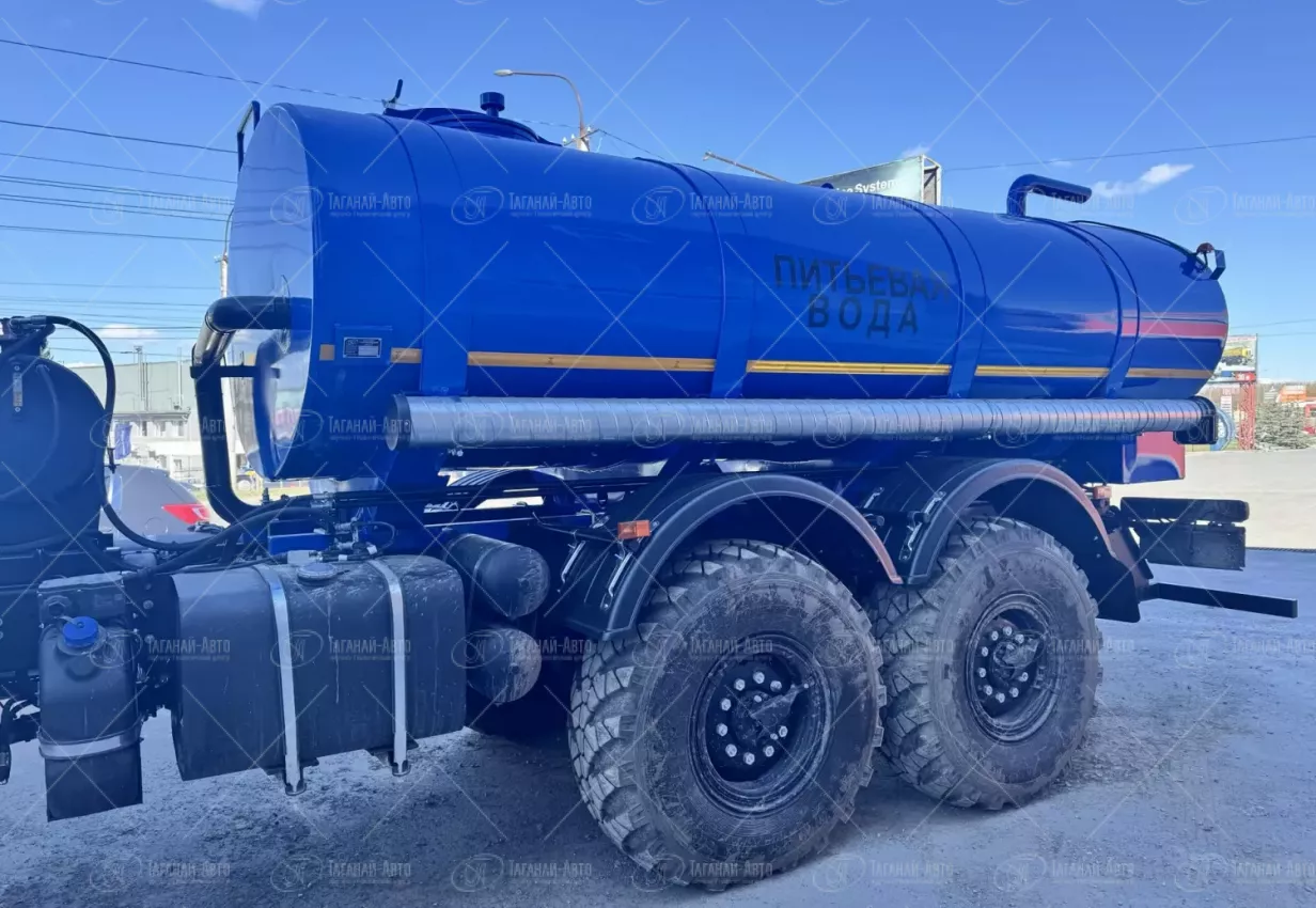 Автоцистерна для питьевой воды АЦПТ-8 на шасси Камаз 43118