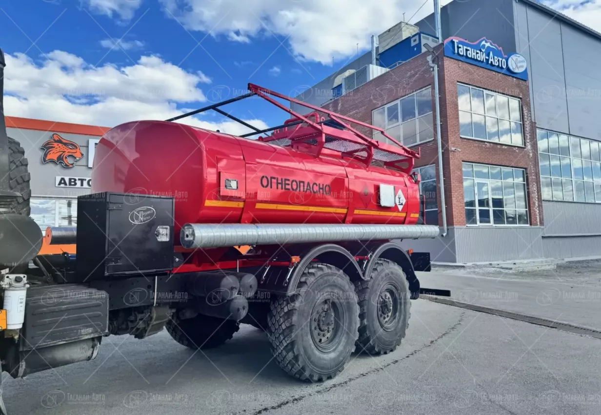 Автотопливозаправщик АТЗ-10 на шасси Камаз 43118 Роснефть