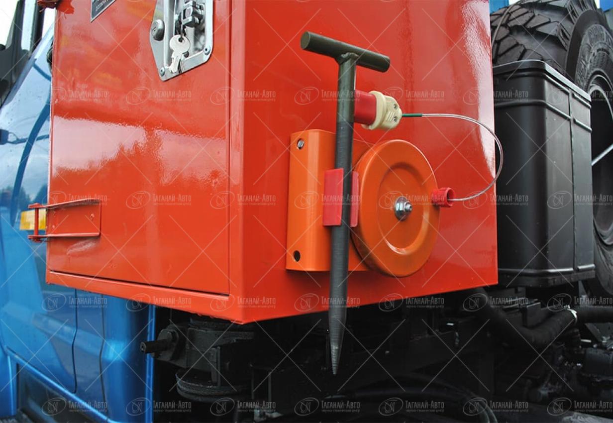 Автотопливозаправщик АТЗ-12 Урал NEXT 4320-6952-72Г38 купить от производителя