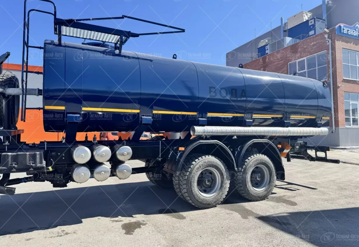 Автоцистерна для технической воды АЦВТ-20 на шасси Shacman X3000