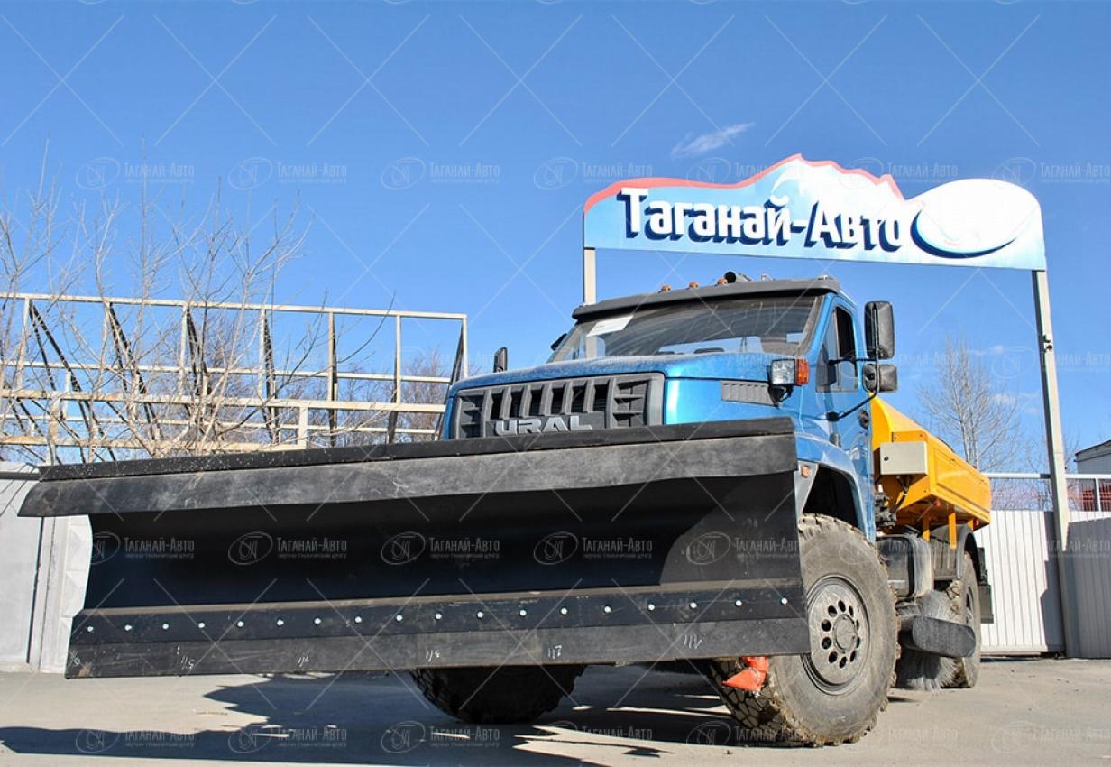 Аэродромная комбинированная поливомоечная машина АКПМ-3У Урал 43206 купить от производителя