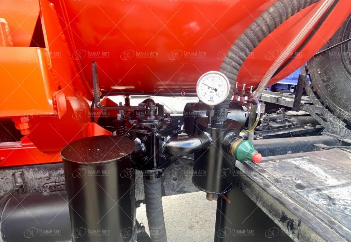 Автоцистерна нефтепромысловая АКН-10 Урал 4320-6952-72Е5Г38 купить от производителя