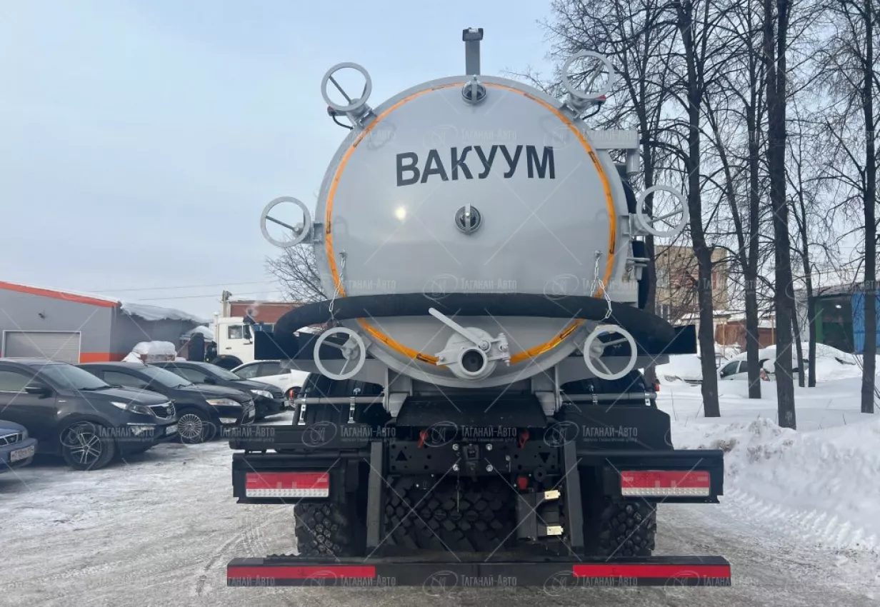 Вакуумная машина самосвальная МВС-10 Камаз 43118-50 купить от производителя