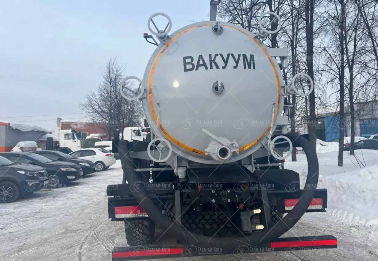 Вакуумная машина самосвальная МВС-10 Камаз 43118-50 купить от производителя