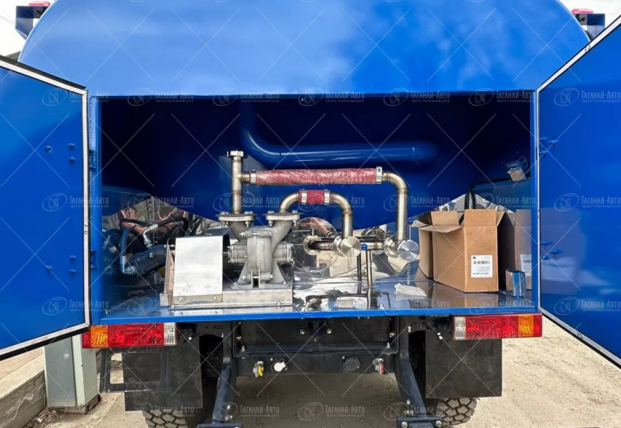 Автоцистерна для перевозки воды АЦПТ-10 на шасси Shacman X3000 SX32586V385 купить от производителя