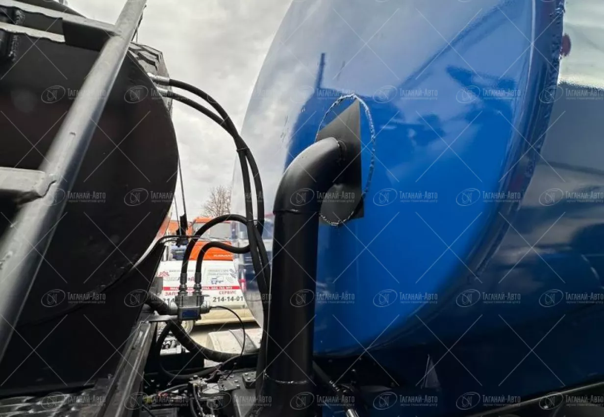 Автоцистерна для перевозки воды АЦПТ-10 на шасси Shacman X3000 SX32586V385 купить от производителя