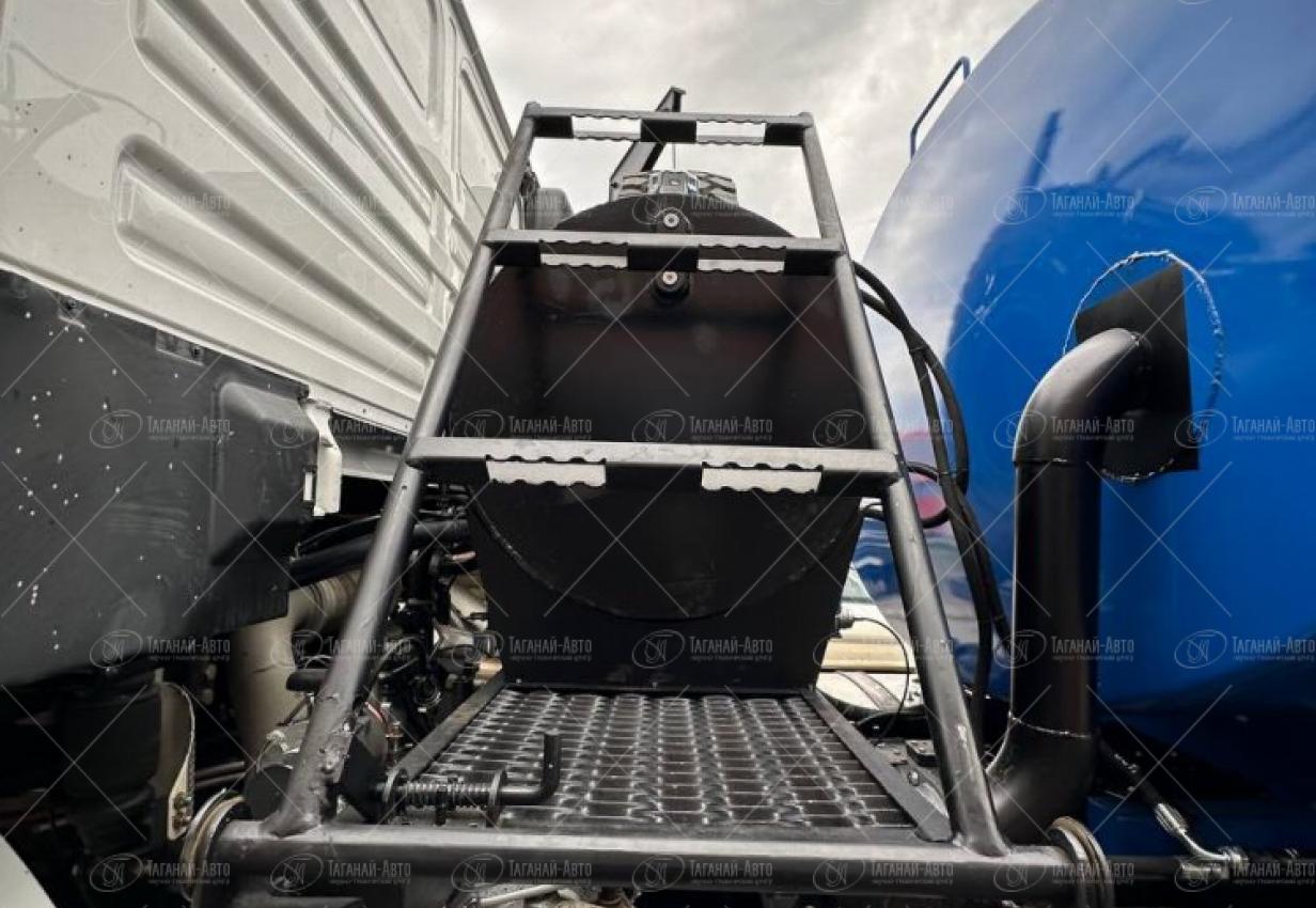 Автоцистерна для перевозки воды АЦПТ-10 на шасси Shacman X3000 SX32586V385 купить от производителя
