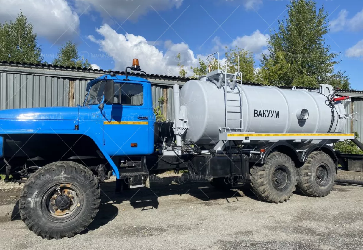 Машина вакуумная самосвальная МВС-10 на шасси Урал 4320-60Е5 купить от производителя