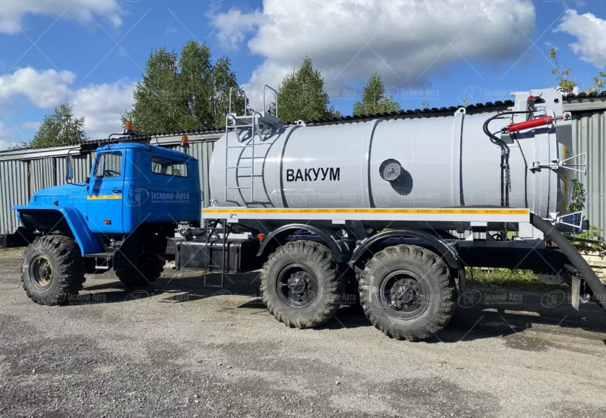 Машина вакуумная самосвальная МВС-10 на шасси Урал 4320-60Е5 купить от производителя