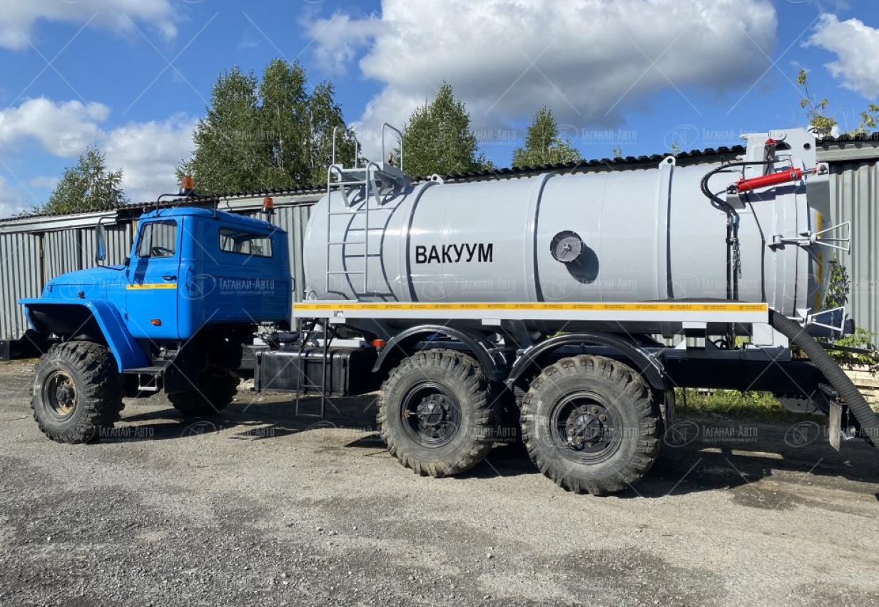 Машина вакуумная самосвальная МВС-10 на шасси Урал 4320-60Е5 купить от производителя