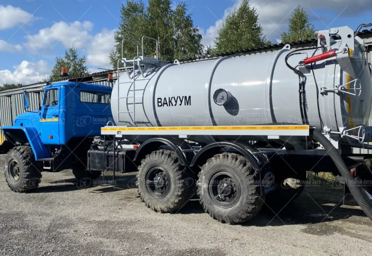 Машина вакуумная самосвальная МВС-10 на шасси Урал 4320-60Е5 купить от производителя