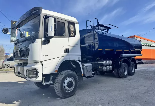 Автоцистерна для технической воды АЦВТ-20 на шасси Shacman X3000