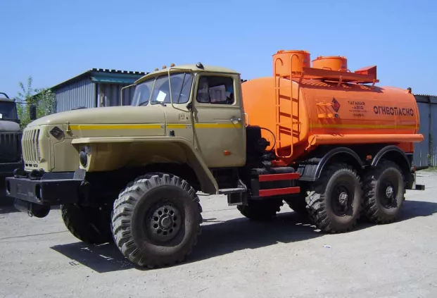 Бензовоз АЦ-7,5 Урал 4320-61Е5 для светлых ГСМ купить от производителя