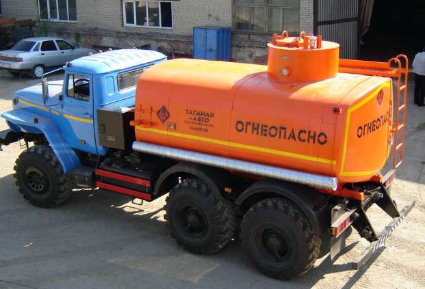 Бензовоз АЦ-9 Урал 4320-61Е5 для светлых ГСМ купить от производителя